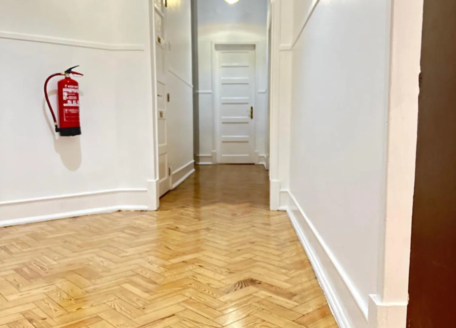 Rainbow Guest House Лиссабон Португалия